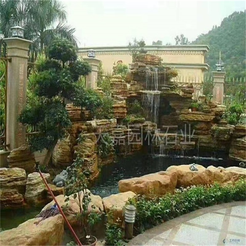 上海别墅庭院鱼池假山设计