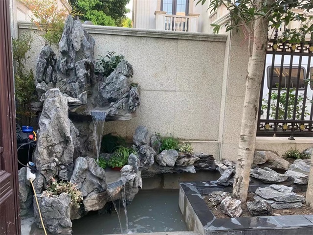 上海庭院假山鱼池的方位